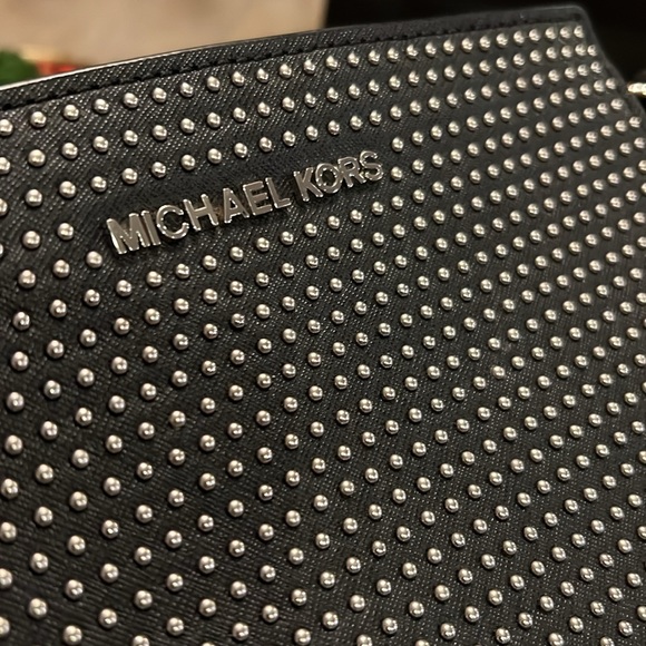 Micheal Kors studded shoulder bag - Picture 6 of 7